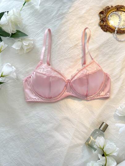 DelicateAllure Soutien-gorge à armatures avec patchwork de dentelle rose, coques moulées, grand maintien, en tissu satin, avec bretelles réglables. Lingerie élégante et charmante pour dames