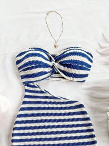 Soleia 红白条纹针织提花迷你连衣裙，金属扣装饰，不对称下摆和镂空设计，适合度假 - 彩色 - 查看 3