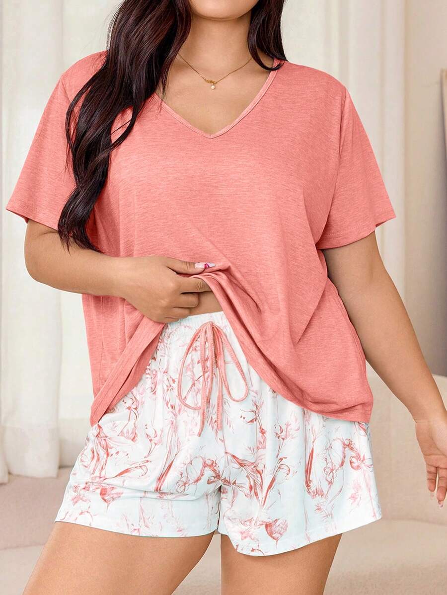 SHEIN 2 件套女士休闲宽松 V 领短袖上衣和花卉印花短裤大码睡衣套装大码睡衣短裤套装大码睡衣套装女士休闲短裤套装休闲服套装夏季舒适夏季套装女士服装 - 彩色 - 查看 1