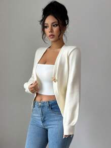 Chiquease 春秋女士时尚休闲法式金属扣 V 领下摆前开衩开衫修身针织毛衣，百搭 - 杏色 - 查看 3