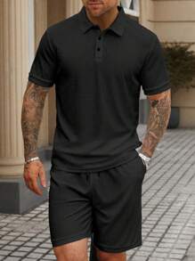 Manfinity Homme Conjunto de camisa polo de manga corta y pantalones cortos de unicolor y textura para hombres, conjunto casual de dos piezas para hombres, conjunto de verano de dos piezas para hombres, conjunto de dos piezas negro para hombres
