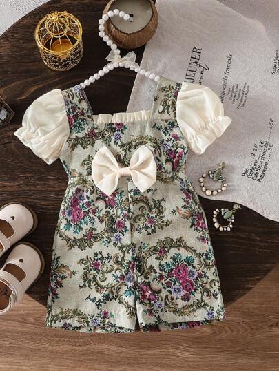 女婴花卉印花方领荷叶边袖蝴蝶结装饰连体衣，舒适可爱，适合春、夏、秋季，适合休闲和户外穿着