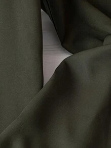 GlowEve CURVE Elegante Damenhose mit 3D Blumen Dekorknöpfen in Große Größen, Business Stil für Abschluss, Schulanfang, Lehrerin im Winter, Herbst - Armeegrün - Übersicht 4