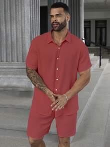 Manfinity Homme Conjunto de talla grande con 2 piezas: Camisa casual de manga corta con hombro caído y un solo botonadura, para el verano - Color caoba - Ver 4