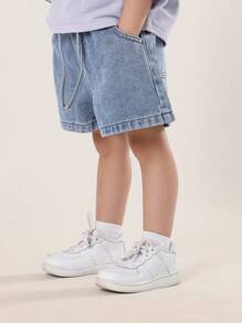 SUMWON Pantaloncini di jeans a penzolo per bambine, corti estivi casual con vita elastica e dettagli di cucitura frontale, pantaloncini da gioco per bambini - Blu - Visualizzare 3