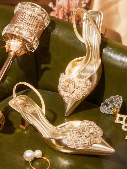 CUCCOO TILAWA Zapatos planos de mujer con tira de talón, puntera puntiaguda y decoración floral 3D dorada. Adecuados para citas, fiestas, bodas, vacaciones y talla grande.