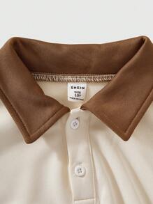 SHEIN Explorewe 2 piezas Camiseta de manga corta casual con cuello polo de parche y pantalones cortos de unicolor para niños - Adecuado para el verano