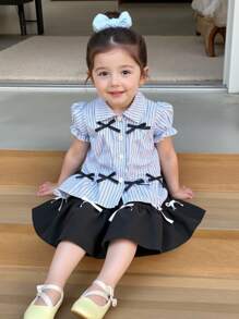 SHEIN Baby Mädchen Kleinkind Neugeborenes 0-3 Jahre Alt HochPreepy-Stil Mädchen gerüschte Schleife Puffärmel blaues gestreiftes Hemd + gefalteter Rock 2-teiliges Set, Frühling Sommer Baby Mädchen Outfit - Blau - Übersicht 8