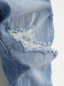 SHEIN 2 件装 Tween Boy 休闲破洞牛仔套装，纹理独特