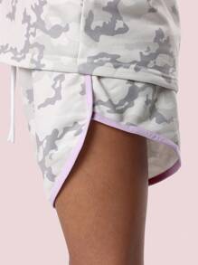 SUMWON Ensemble coordonné de style universitaire en camouflage. T-shirt avec numéro 23 et short assorti. Tenue d'été décontractée urbaine de deux pièces, style streetwear rétro - Multicolore - Voir 6