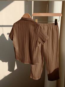 SHEIN 2 件装年轻男孩男孩休闲运动学院度假纹理面料立领衬衫和裤子适合儿童服装年轻男孩服装返校男孩套装适合生日派对、晚会、表演、婚礼、洗礼、开幕式日常适合日常使用适合上学适合旅行适合运动适合春夏季节 - 棕色 - 查看 5