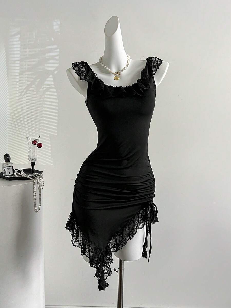 Sweetra 女式黑色方领蕾丝拼布针织修身不对称下摆荷叶边蕾丝花边中长连衣裙 - 黑色 - 查看 1