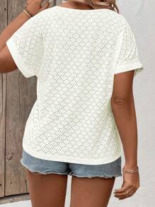 SHEIN VCAY CURVE 大码女式 V 领短袖翻领纽扣肩拼色 T 恤，春夏季休闲装 - 米色 - 查看 2