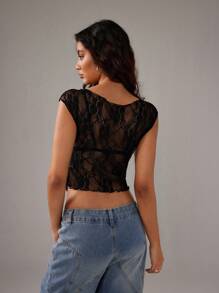 TRNVIE Schwarzes Blumen-Spitzen-Stoff transparentes figurnahes Top mit unregelmäßigem Saum und Schlitz an der Seite, kurze Ärmel, modisch, elegant, süß, romantisch, sexy, lässig, vielseitig für Frauen im Sommer