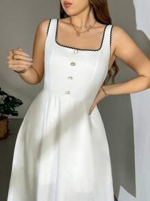 SHEIN Clasi Curve Plus 女式浪漫日常优雅方领撞色边缘腰部纽扣装饰修身 A 字型白色连衣裙，女士生日连衣裙，商务休闲女士，白色连衣裙优雅大方，女士教师服装，女士街头服饰，女士端庄连衣裙，茶会连衣裙，白色连衣裙，女士白色连衣裙，女士夏季服装，夏季，女士度假服装，度假，女士夏装，外出，大码女装，服装，Curve Plus - 白色 - 查看 3