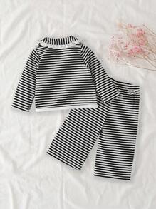 SHEIN Conjunto de top de manga larga con cuello Peter Pan y pantalones a rayas negras y blancas para bebé niña, conjunto casual a juego para la familia de otoño con textura acanalada para uso en casa y al aire libre - Blanco y Negro - Ver 2