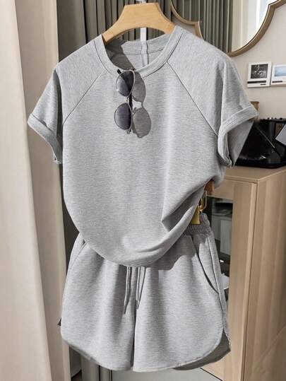 SHEIN 大码女装套装，插肩袖T恤和休闲短裤