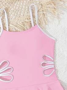 SHEIN 2 件青少年女孩单色拼接镂空分体泳衣套装，含中长肩带泳衣和泳裤