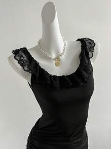 Sweetra 女式黑色方领蕾丝拼布针织修身不对称下摆荷叶边蕾丝花边中长连衣裙 - 黑色 - 查看 4