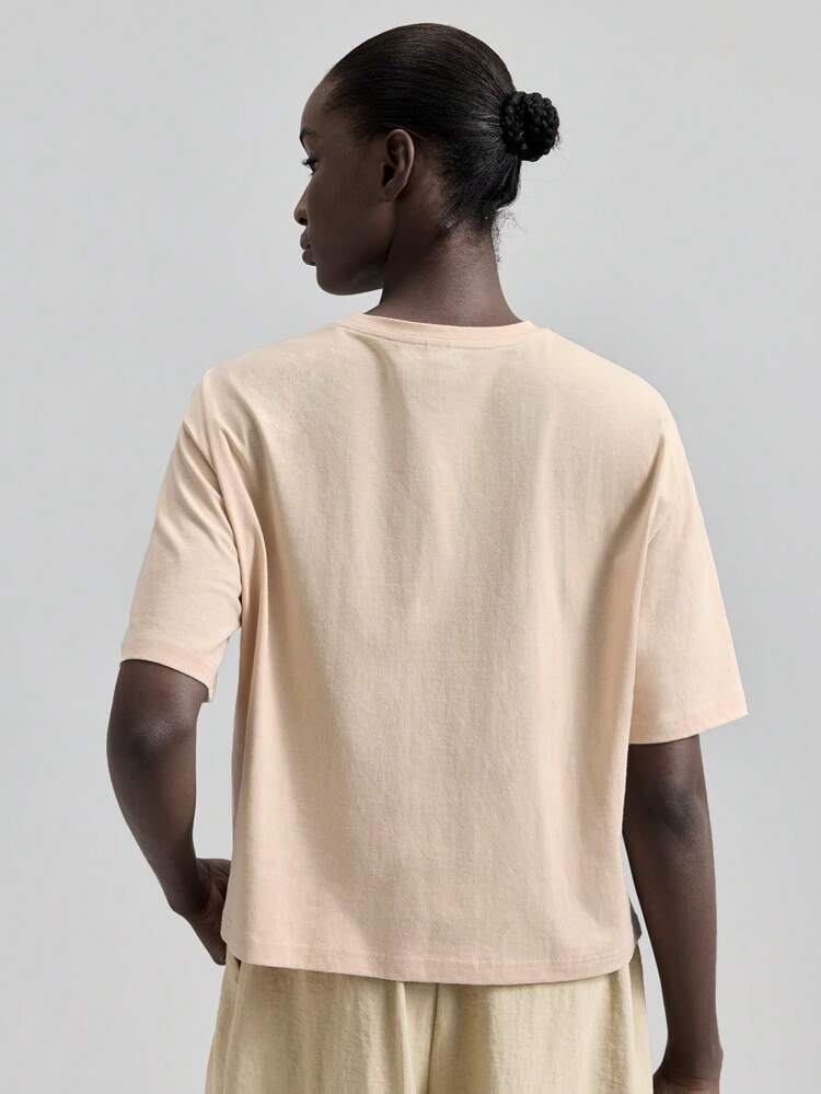 2026 Spring/Summer New Casual Vacation Style Women T-Shirt, Elegant Resort Wear, Loose Comfortable Versatile Applique Embroidery Short Sleeve Round Neck Minimalist Fashion,Summer Top