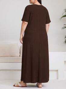 Modelyn 大码女式夏季纯色圆领短袖休闲宽松连衣裙 - 咖啡棕 - 查看 2