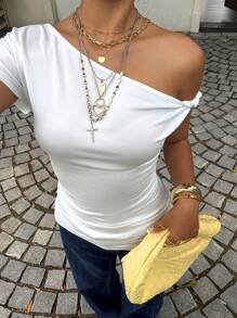 SHEIN EZwear White Twisted Shoulder Short Sleeve T-Shirt For Women, Sexy Style, Loose Design, All-Match Versatile Top, Summer Suitable For Going Out - Multicolor - View 4