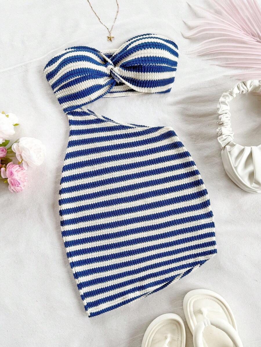 Soleia 红白条纹针织提花迷你连衣裙，金属扣装饰，不对称下摆和镂空设计，适合度假 - 彩色 - 查看 1