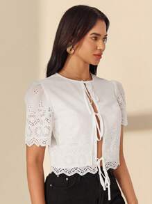 Almamuse Top décontracté à manches courtes pour femmes, de couleur unie élégant, avec col rond, appliqué brodé et ourlet en dentelle - Blanc - Voir 7