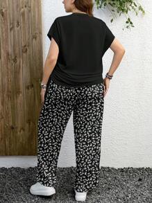 EMERY ROSE 2 件大码女式花卉印花休闲套装，适合夏季度假 2 件套女式 2 件套女式休闲套装，适合外出 - 彩色 - 查看 2