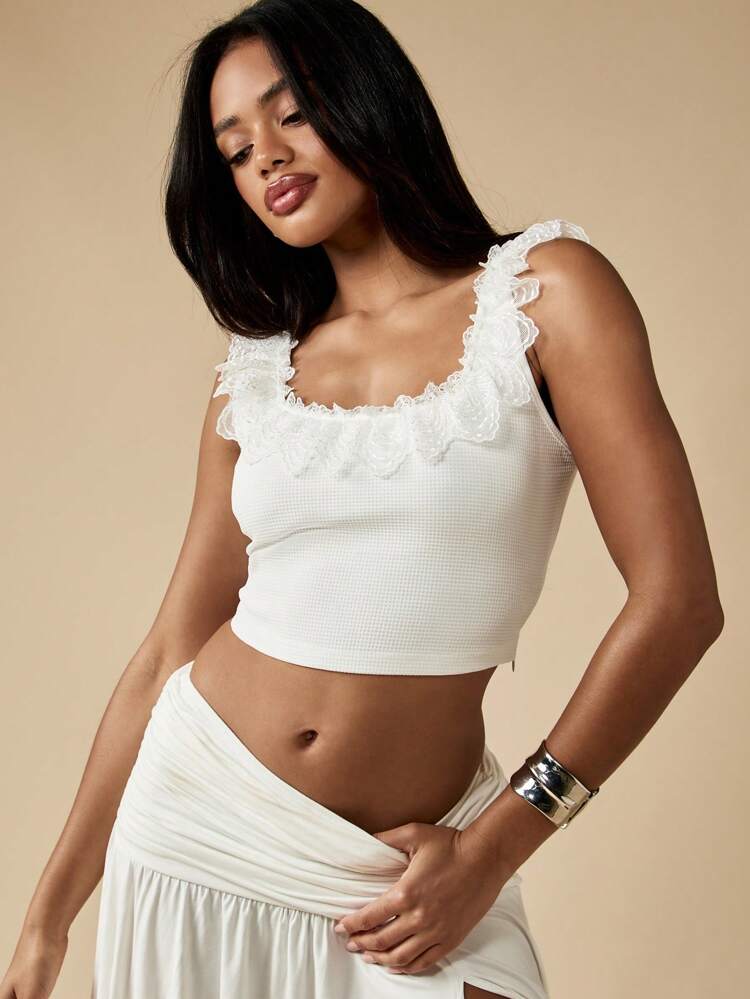 MISSGUIDED Lace Trim Summer Cami Textured Ribbed Tank Stretch Crop Top Festival Beach Vacation Ruffle Camisole