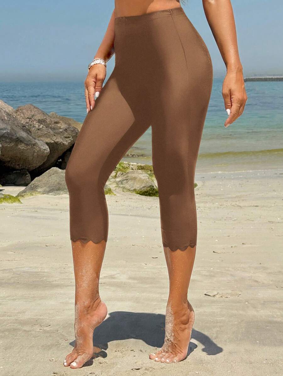 Swim Mulvari 女士保守纯色中东花瓣下摆泳裤，适合泳装