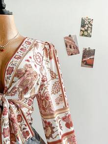 Soleia Áo cánh tay dài thắt nơ cổ chữ V sâu in họa tiết cỡ lớn cho nữ, phong cách ngày lễ mùa hè - Nhiều màu - Xem 5