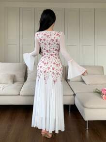 Modelyn 女式花卉印花圆领喇叭袖蕾丝边修身摆裙，春夏 - 彩色 - 查看 2