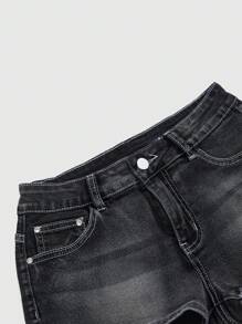 ROMWE Avant Quần short denim cạp thấp siêu ngắn thêu hình đầu lâu cánh phong cách Y2K cổ điển dành cho nữ - màu đen - Xem 3