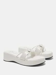 CUCCOO CURVES Plus Size Women's White Flower Decorated Thick Sole Slide Sandals - White - View 2