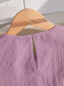 SHEIN Leap Crew Conjunto informal de 2 piezas para niñas preadolescentes de resort: Blusa con cuello redondo, textura tejida, volantes y lazo, y pantalones de pierna ancha - Rosa vieja - Ver 12