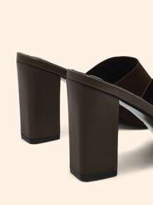 CUCCOO BASICS Sandalias de tacón alto estilo mule minimalistas y versátiles de CUCCOO