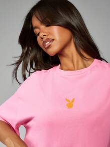Missguided x Playboy 短款时尚 T 恤经典宽松夏季上衣宽松版型图案徽标短袖棉混纺街头服饰春季时尚
