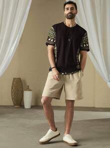 Manfinity RSRT 男士休闲几何印花圆领短袖 T 恤 - 黑色 - 查看 4