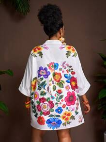 Veslaya Conjunto de 2 piezas de verano para mujer talla grande: blusa de manga dolman con cuello vuelto y estampado floral blanco, y pantalón corto de cintura elástica y pierna ancha. Conjunto de 2 piezas bordado para vacaciones con estampado floral - Blanco - Ver 2