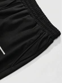 Manfinity Roghcode 2pcs/Set Men's Black Summer Oversized Streetwear City Break Casual Outfit,Round Neck T-Shirt & Drawstring Shorts,Luxurious Suede-Like Fabric Slogan - Black - View 4