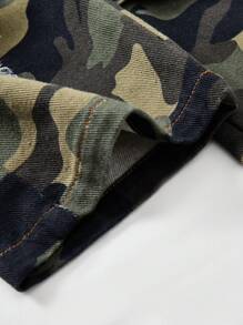 年轻男孩休闲破洞侧袋宽松牛仔裤，迷彩工装街头风格，适合所有季节