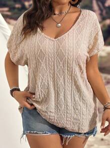 Breezaya 加大碼花朵蕾絲V領提花針織短袖T恤 - 杏色 - 查看 3