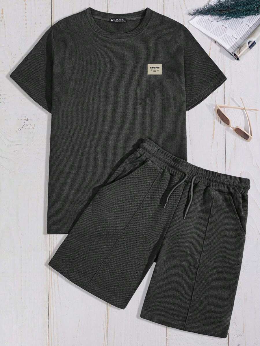 RueChic Ensemble t-shirt à manches courtes et short 100% coton pour hommes, avec détail de piqué et carreaux classiques