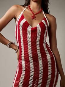 MISSGUIDED Vestido Longo Estilo Retrô de Crochê Tricotado Tipo Halter, Vestido Longo Tipo Capa para Praia, Roupa de Resort, Vestido Longo de Padrão Listrado para Férias de Verão, Moda Praia e Natal - Vermelho e Branco - Visão 4