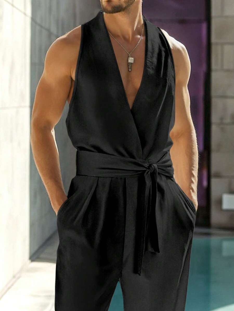 Manfinity RSRT 男士黑色无袖 V 领连体裤，腰带设计，适合休闲度假穿着 男士黑色连体裤