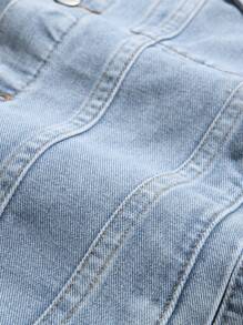 Manfinity EZcore 男式磨损实用口袋单排扣休闲牛仔背心 - 淺色水洗藍 - 查看 4