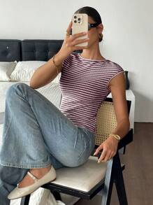 Siren Gaze 女士休闲条纹修身宽肩T恤，夏季 - 酒紅色 - 查看 6