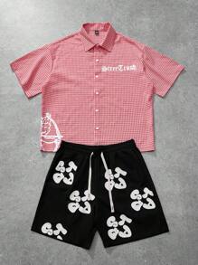 Manfinity Streetrush Set de 2 piezas de ropa estilo urbano para hombres jóvenes: camisa de manga corta y shorts, con gráficos de lema "Ángel y regalo", de tela escocesa clásica con vibra retro, personalizable, vintage, moda, adecuado para cultura urbana, calle, combinación de moda, uso casual diario, recreación al aire libre, regalo de vacaciones, unisex