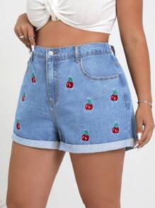 SHEIN CURVE+ 大码嬉皮风格女式无弹力牛仔短裤，樱桃刺绣，性感度假 - 淺色水洗藍 - 查看 3